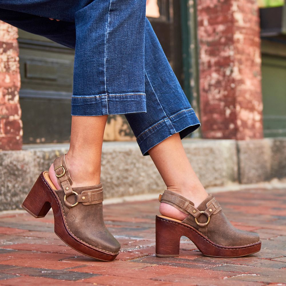 Born Hudson Clogs Chocolate Brown Product ID-Ii6sjO1j