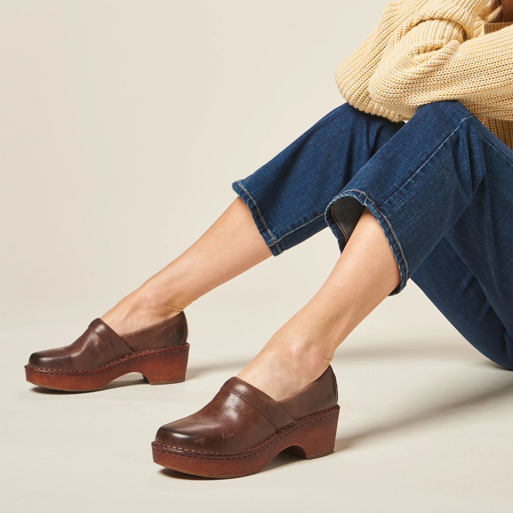 Born Freya Clogs Chocolate Product ID-LJiYIcJU