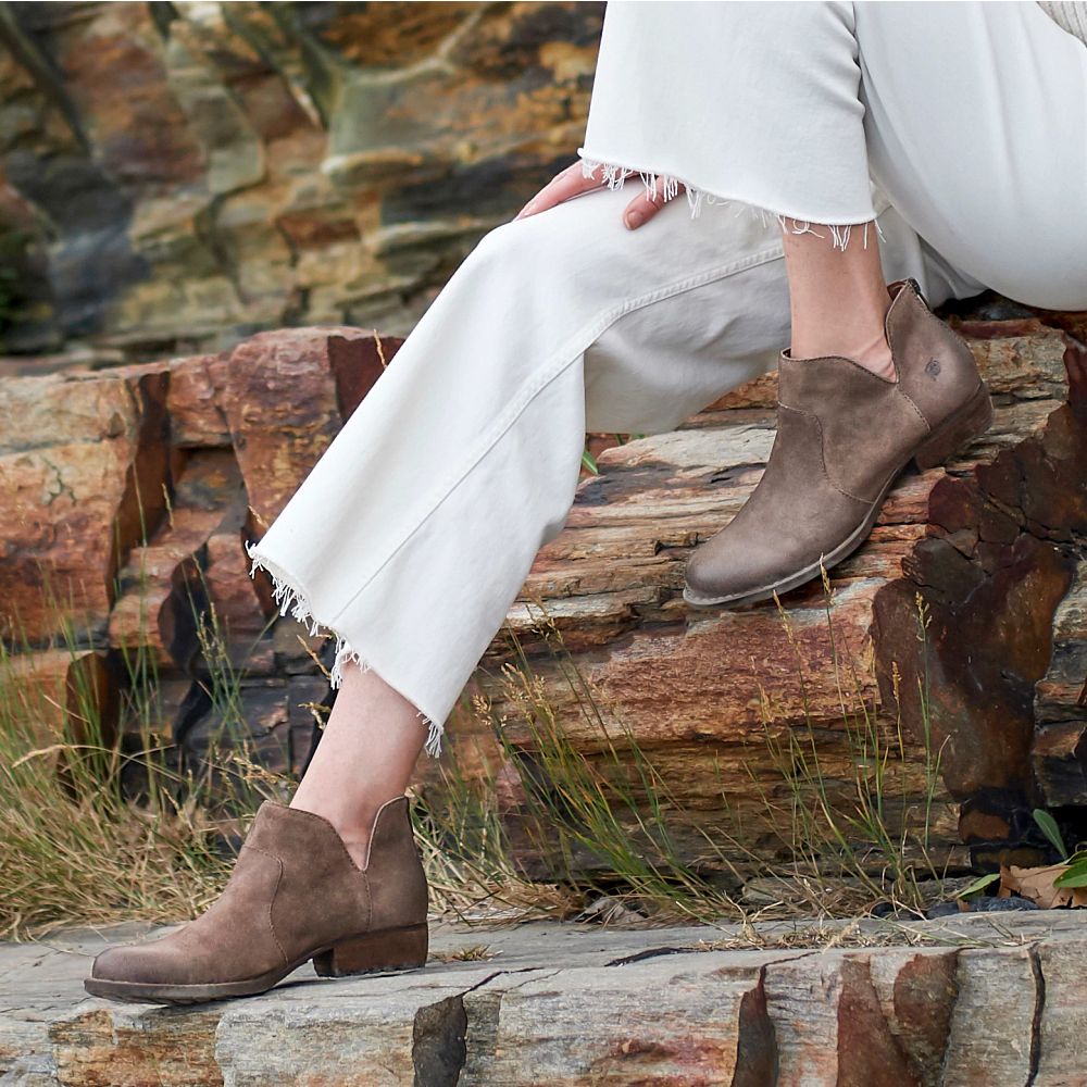Born Kerri Boots Dark Grey Distressed Product ID-RJP0BP2K