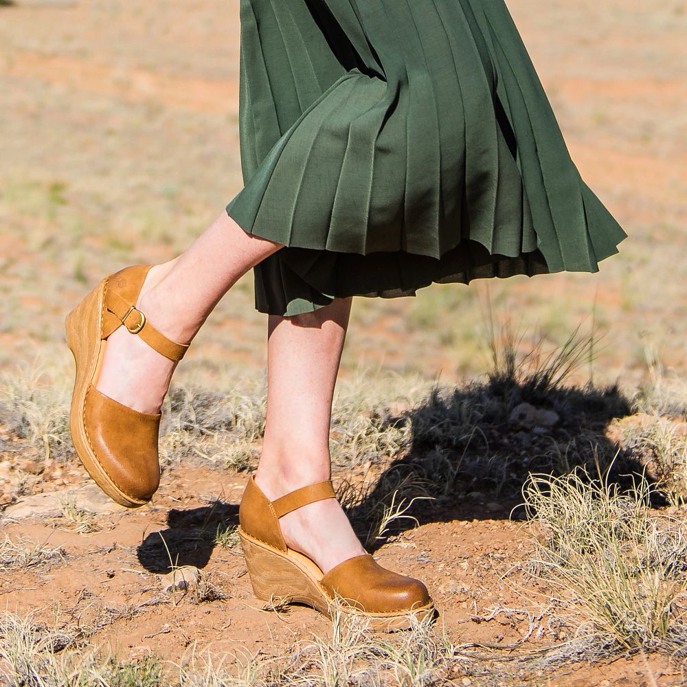 Born Nellie Clogs Black Product ID-RqwpoGhY